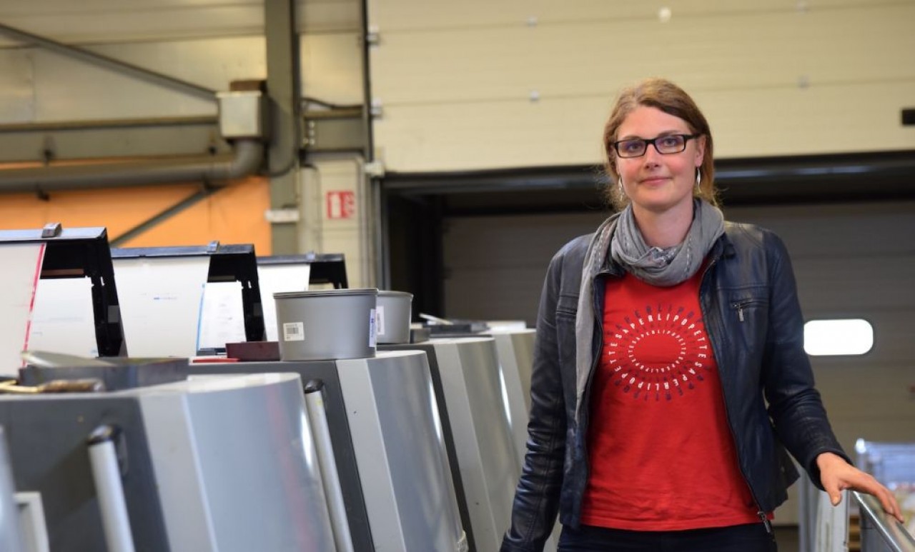 Fanny Schraag dirige l'imprimerie familiale depuis 2005, après y être entrée deux années plus tôt. © Traces Écrites.