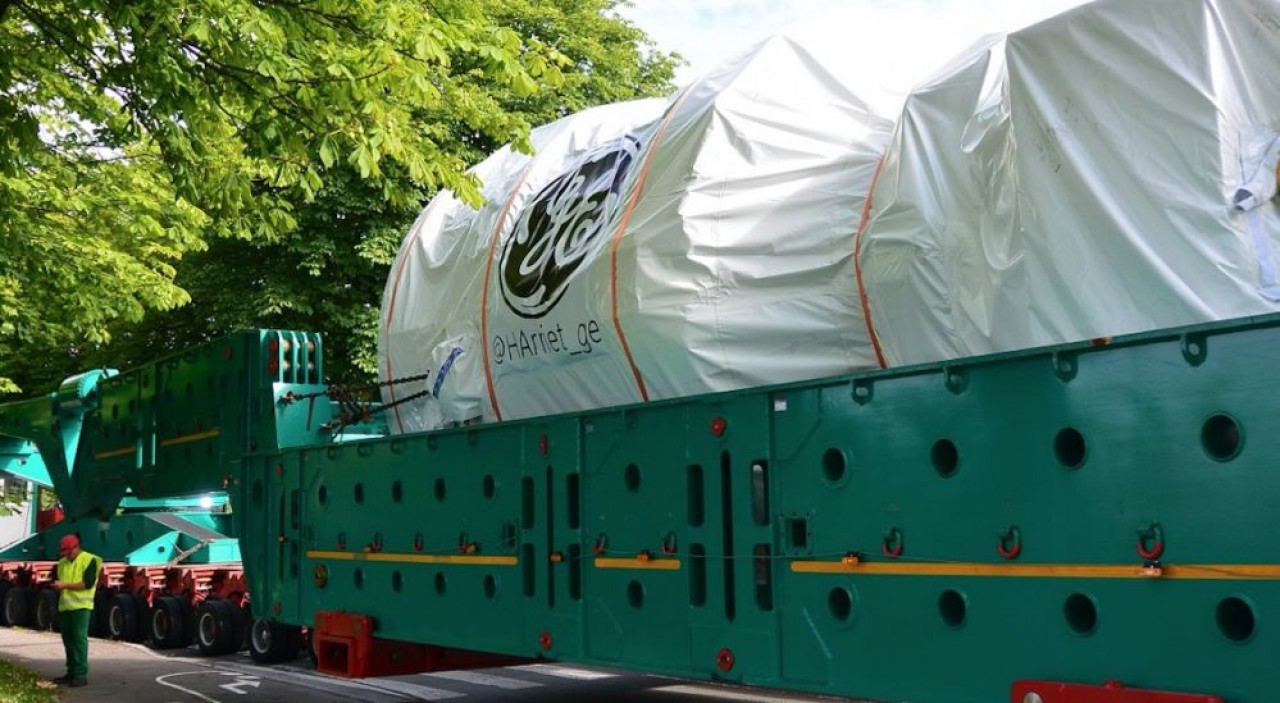 Une image qui n'a rien d'exceptionnel dans les rues de Belfort, un convoi transportant une turbine pour les centrales électriques. © GE.