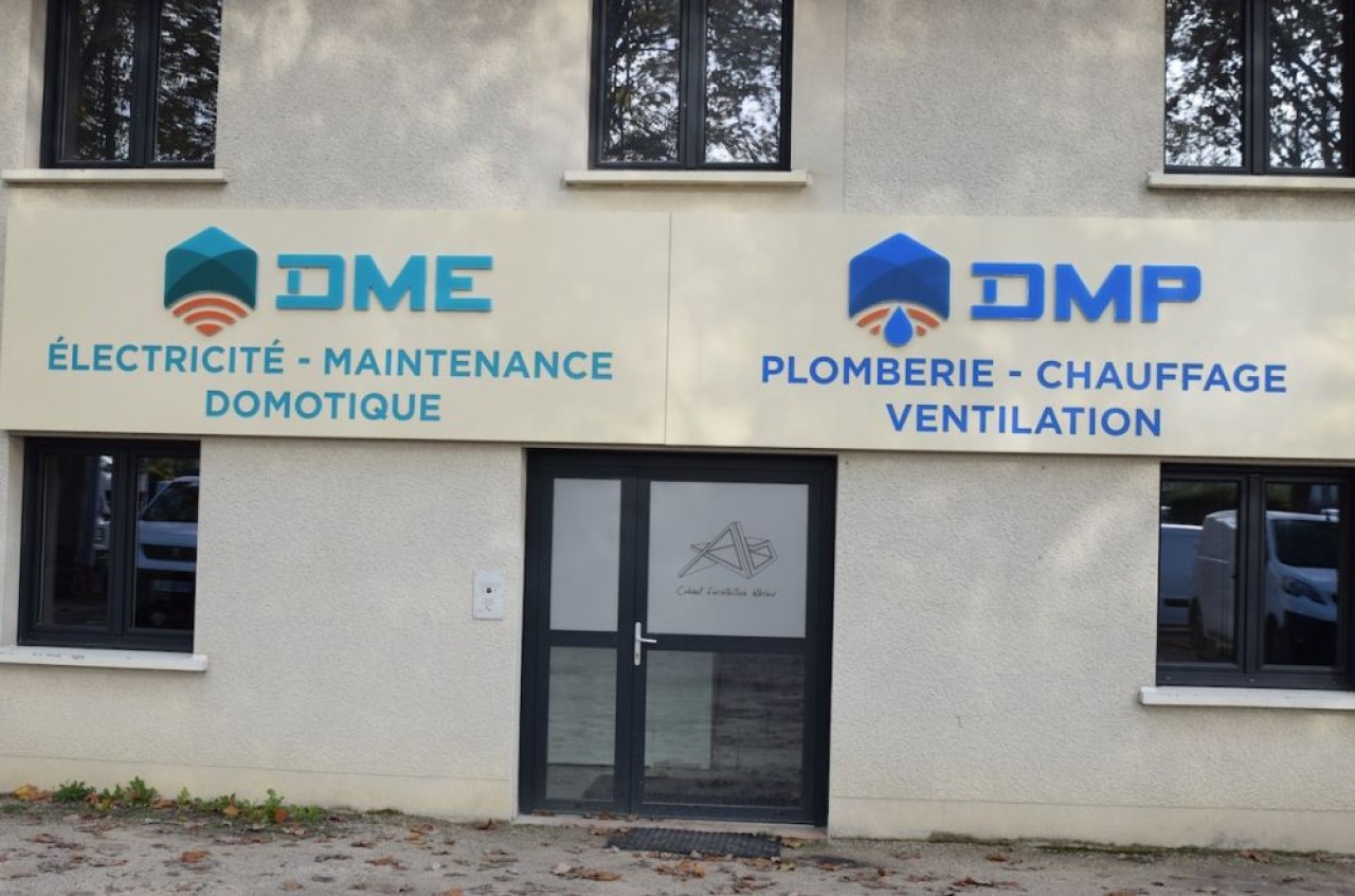Les locaux qui abritent les trois entreprises DME, DMP et DMS sont un véritable show room de leur savoir-faire. © Traces Ecrites