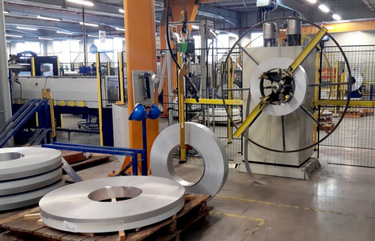 Les bobines d'aluminuim dont Soprofen fait à Froideconche, une partie de sa gamme de volets roulants, l'autre étant réalisée en PVC. © Traces Ecrites