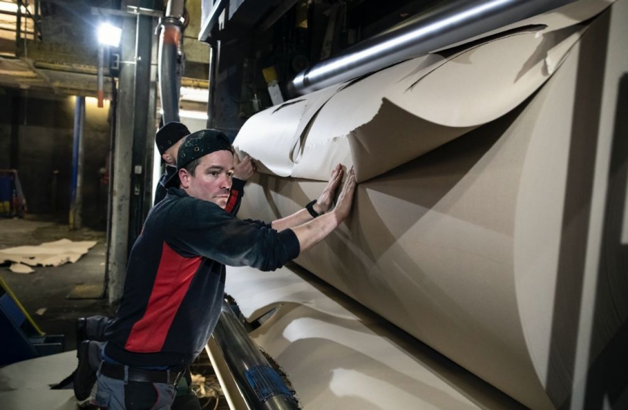 Gemdoubs qui fabrique du papier recyclé à Novillars, près de Besançon, vient d'investir 6 millions d'€ et a repris à zéro sa politique de management. © Laurent Cheviet