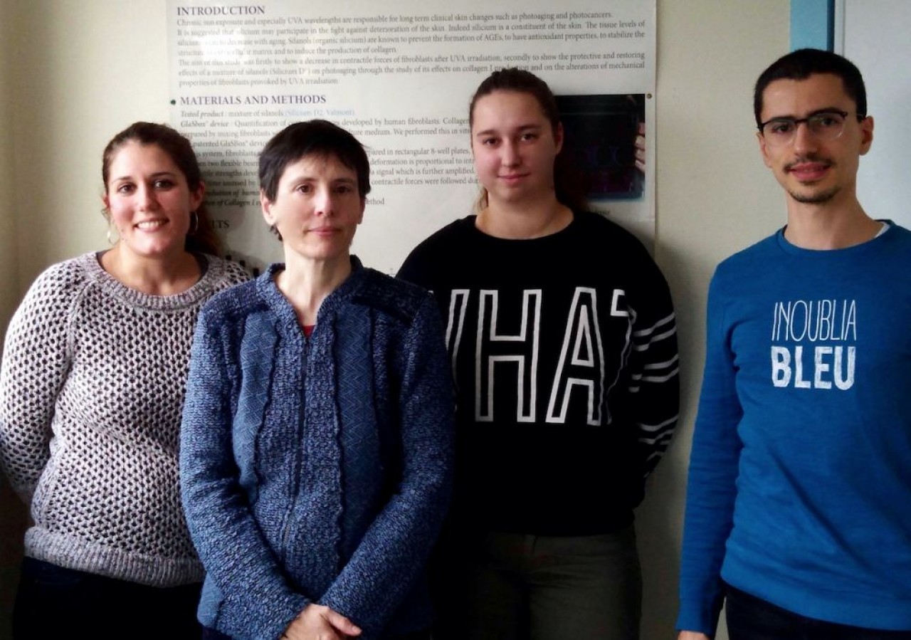 L’équipe de BioExigence au complet. De gauche à droite : Lise Coste-Sarguet, ingénieure de recherche ; Sophie Robin, docteure en sciences et présidente ; Angélique Schwoerer, en apprentissage BTS Anabiotec ; Sami Ibazizen, technicien de laboratoire.