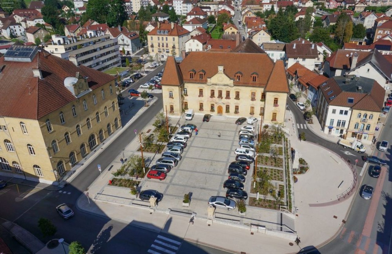 L'Hôtel de ville de Morteau (Doubs) : le maire sortant Cédric Bôle est réélu sans surprise. Sa liste était seule en lice. Un cas identique s'est présenté pour Eric Houlley à Lure (Haute-Saône). © Atelier Cité Archi