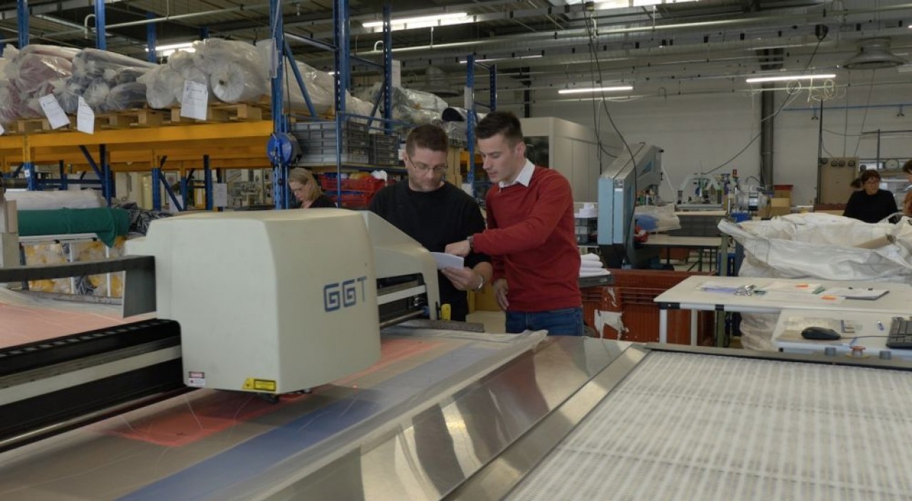Polytesse a choisi tisseur et façonniers en France de façon à limiter le parcours du cycle de production. © Polytesse