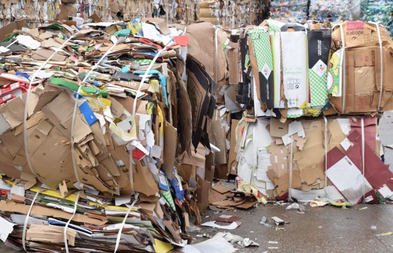 Depuis le confinement, les déchets ménagers et des activités d'emballage ont moins reculé que les déchets industriels. © Traces Ecrites