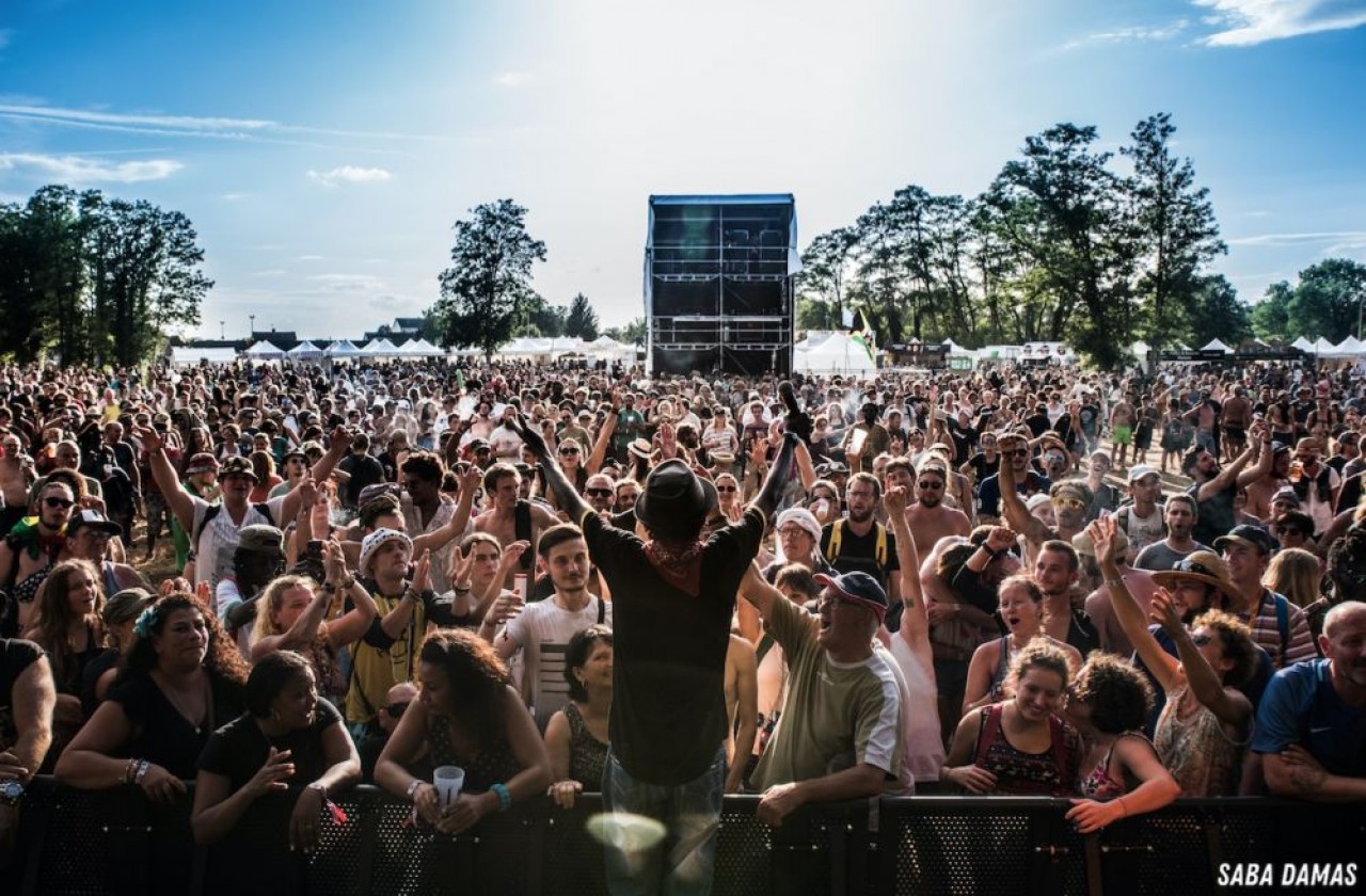 Le festival de reggae No Logo, dans le Jura, dont l'édition 2020 est annulée comme beaucoup d'autres événements culturels, repose uniquement sur les entrées et achats des festivaliers. © Saba Damas
