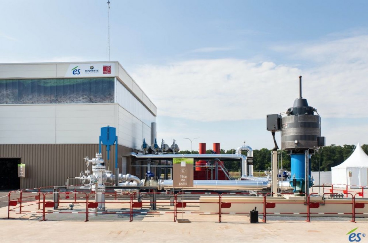 Le fabricant d’amidon Roquette Frères en Alsace couvre depuis 10 ans 80% de ses besoins en énergie avec cette installation de géothermie profonde de Electricité de Strasbourg (groupe EDF) et une unité de cogénération biomasse. © ES
