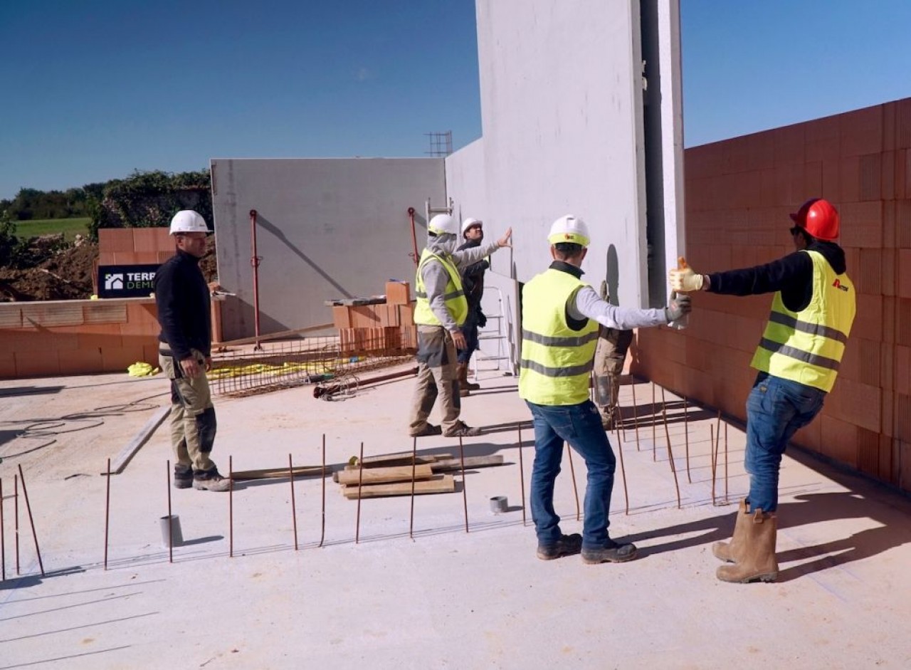 Quand le bâtiment va..., et il ne va pas si mal grâce à la rénovation. © Traces Ecrites