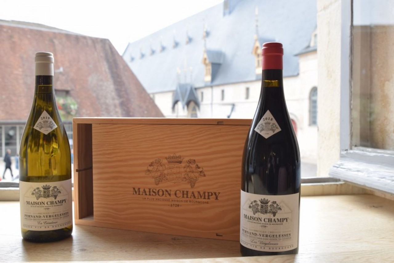 Champy a ouvert en juillet 2017 une boutique près des Hospices de Beaune (en fond à droite) après un investissement de 400.000 €. © Traces Ecrites