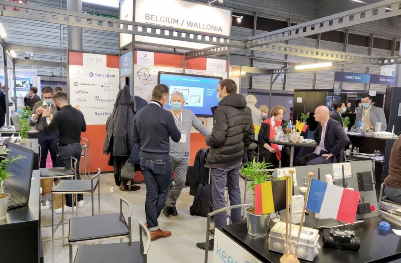 La Wallonie fédérait sur le salon BE 4.0 pas moins de 10 entreprises spécialisées dans l’intégration, l’IA, l’usinage de précision ou encore la conception de logiciels. © Traces Ecrites