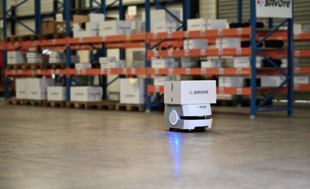 Cobot autonome Omron avec une solution logicielle Savoye