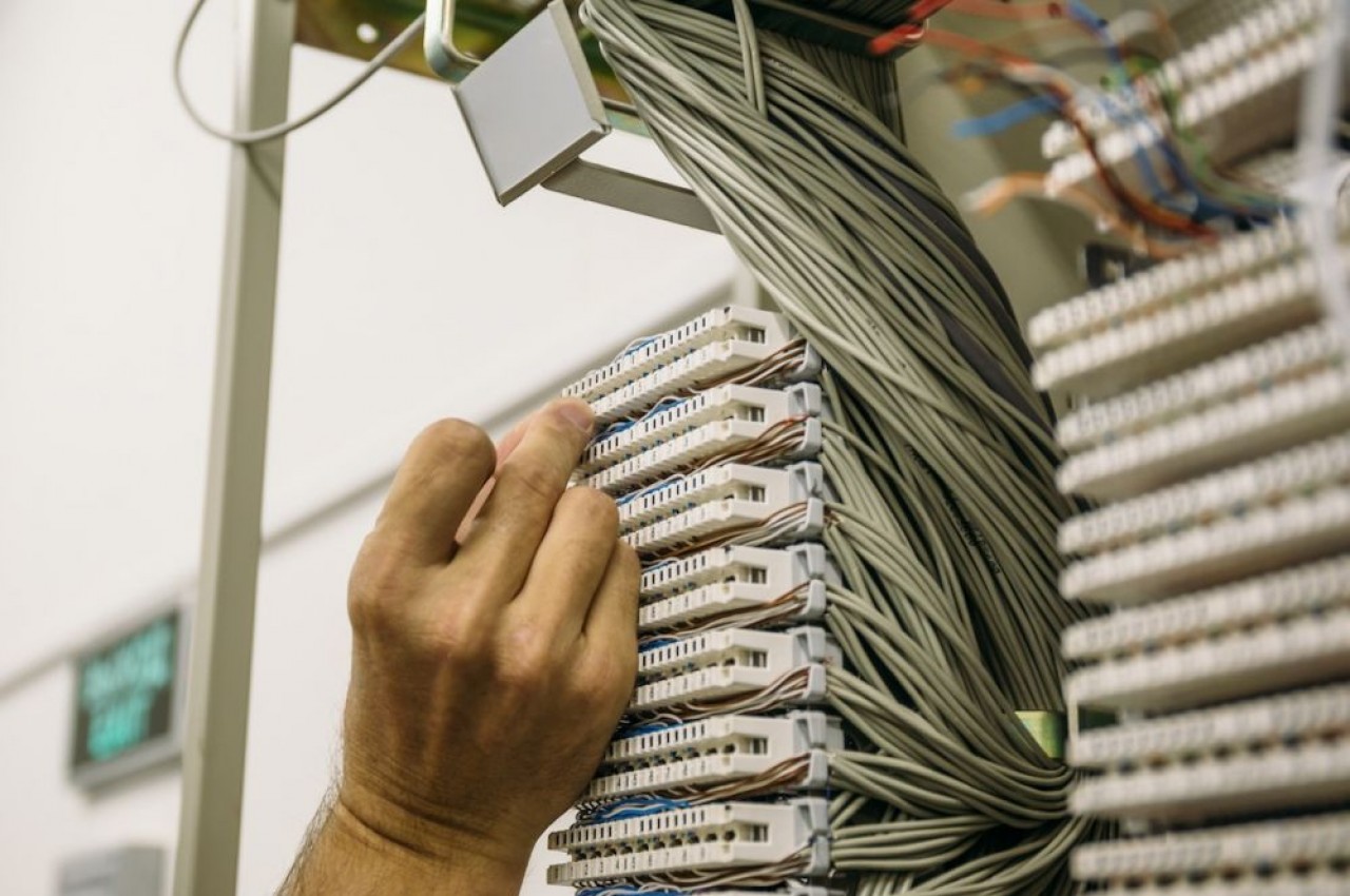 Le métier d’Athéo Ingénierie est l’hébergement et la protection des données informatiques des entreprises, comme OCI qui vient de la racheter, mais sur des marchés légèrement différents. © Shutterstock