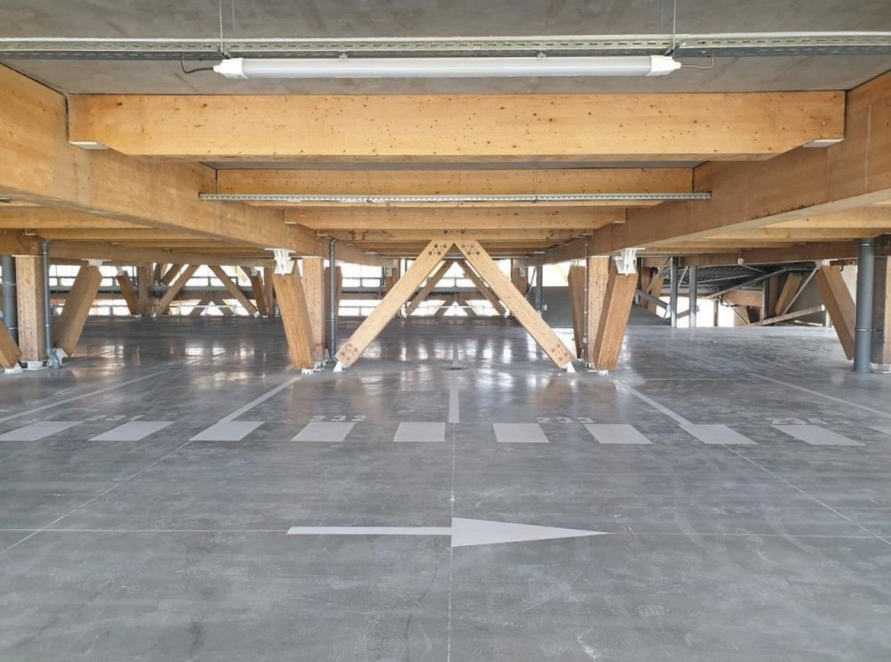 Le parking silo qu’a construit le promoteur dijonnais LCDP est l’un des 46 finalistes des Mipim Awards 2022. © Graam Architecture