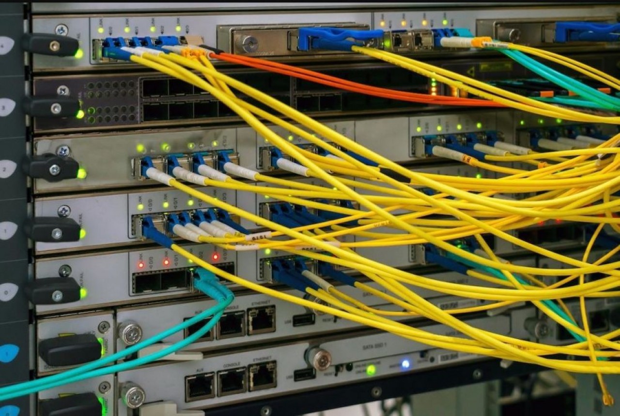 Les entreprises dépendantes de l'outil informatique, sans service dédié, peuvent perdre beaucoup lors d'une attaque informatique. @Shutterstock