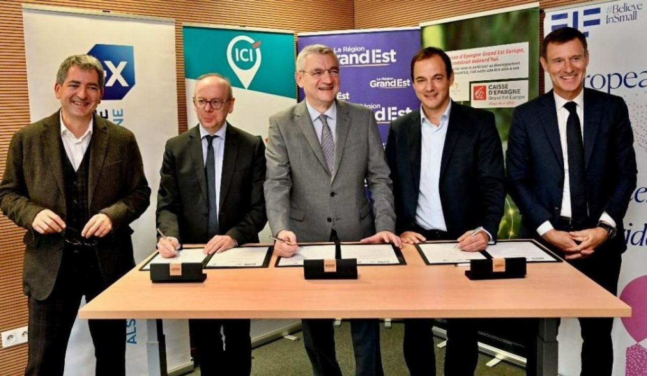 Jean Rottner (LR, mais à gauche pour les besoins de cette photo...) a signé le lancement des prêts participatifs avec les dirigeants des banques régionales et du Fonds européen d'investissement. © Stadler - Région Grand Est