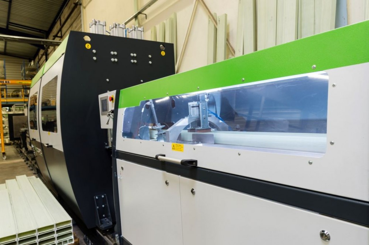 CFQD Composites investit dans du matériel de pointe pour l’application d’un procédé rare de pultrusion dans ses locaux de Wittenheim (Haut-Rhin).
