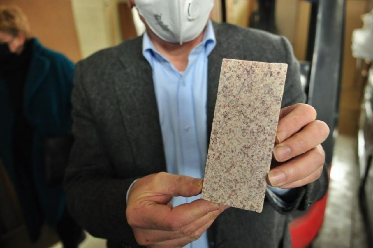 Steval a extrait du lithium d’un carottage de granite d’une carrière du groupe Imerys dans l’Allier. © Philippe Bohlinger