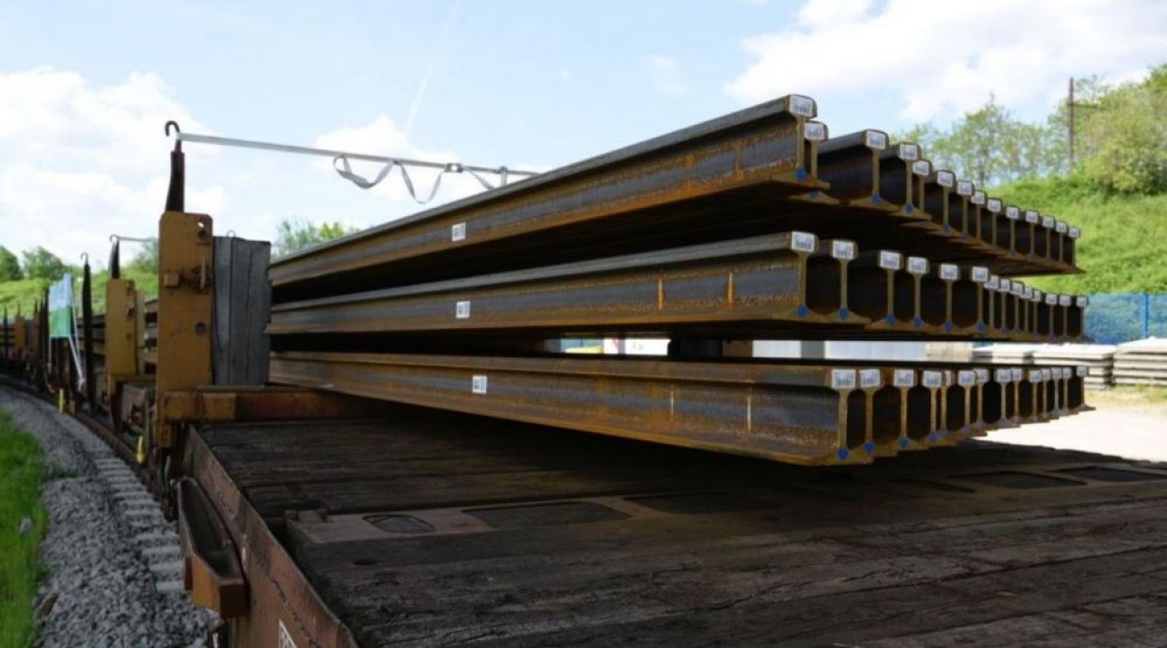 Le laminoir Saarstahl de Hayange (Moselle) va livrer 2.800 km de rails à Infrabel. © Infrabel
