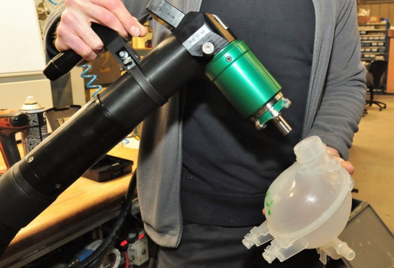 Soderel est spécialisé dans les machines de contrôle et de remplissage des circuits de fluides pour les constructeurs automobiles. © Philippe Bohlinger