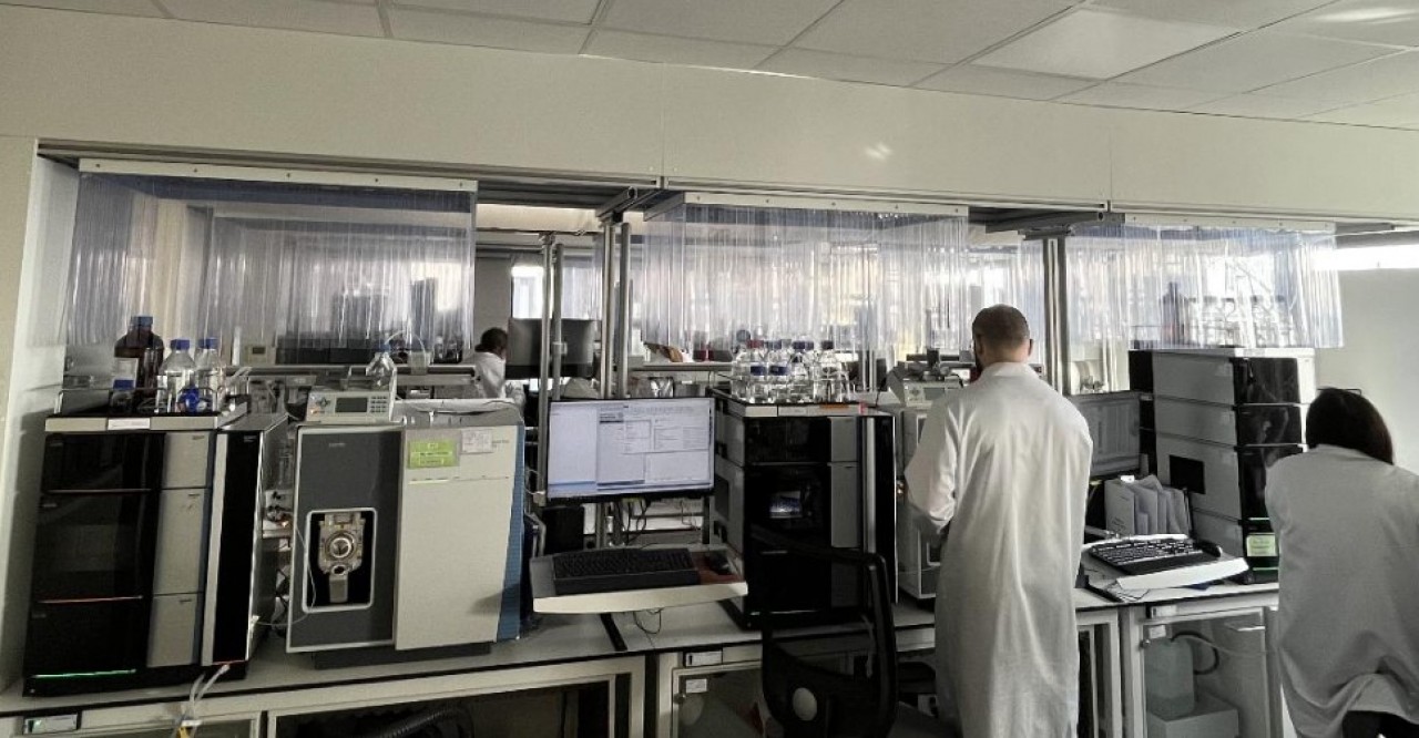 Société privée dijonnaise, Filab applique notamment les procédés de chromatographie en phase liquide (ci-dessus) et de spectrométrie de masse.