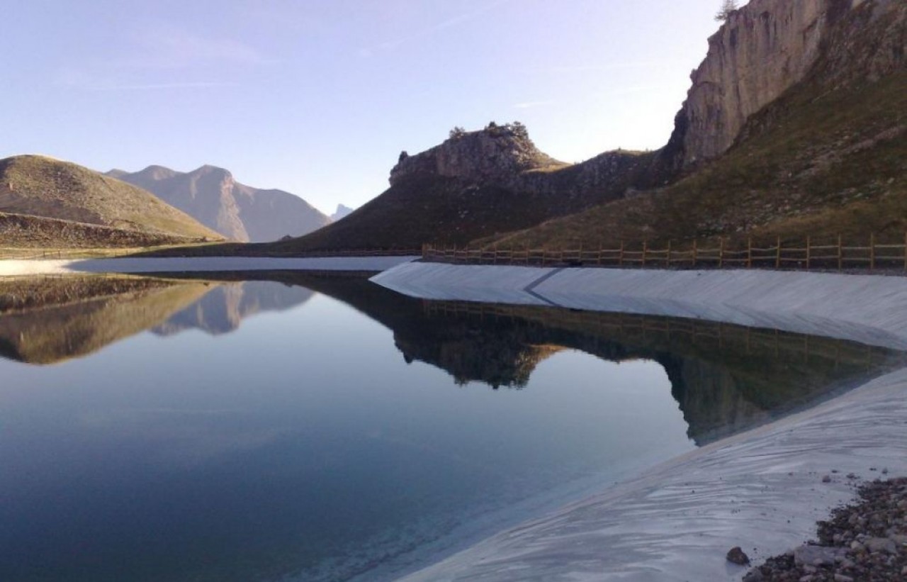 L'activité Prestageo reprise en Isère par le groupe Galopin est spécialisée notamment dans les géomembranes pour retenues d'eau en milieu montagneux. © Galopin