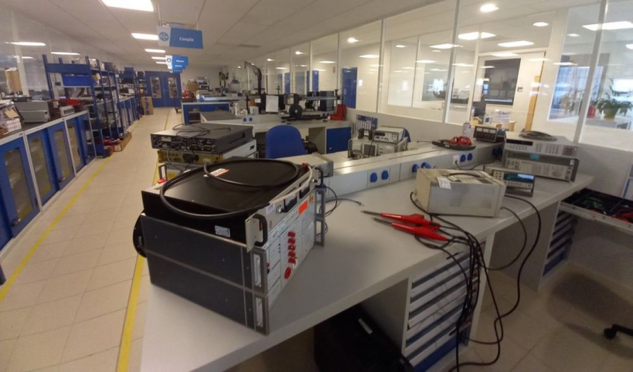 L'agence installée à Brognard (Doubs) comprend deux laboratoires de métrologie, l'un en mécanique et l'autre en électricité. © Mathieu Noyer