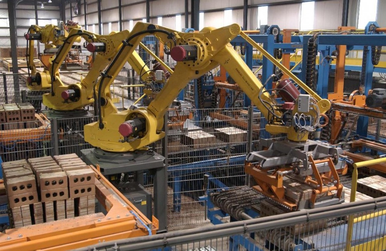 Basée à Nolay (Côte-d'Or), Cleia compte les fabricants de matériaux en terre cuite comme premiers clients de ses solutions de production automatisées.