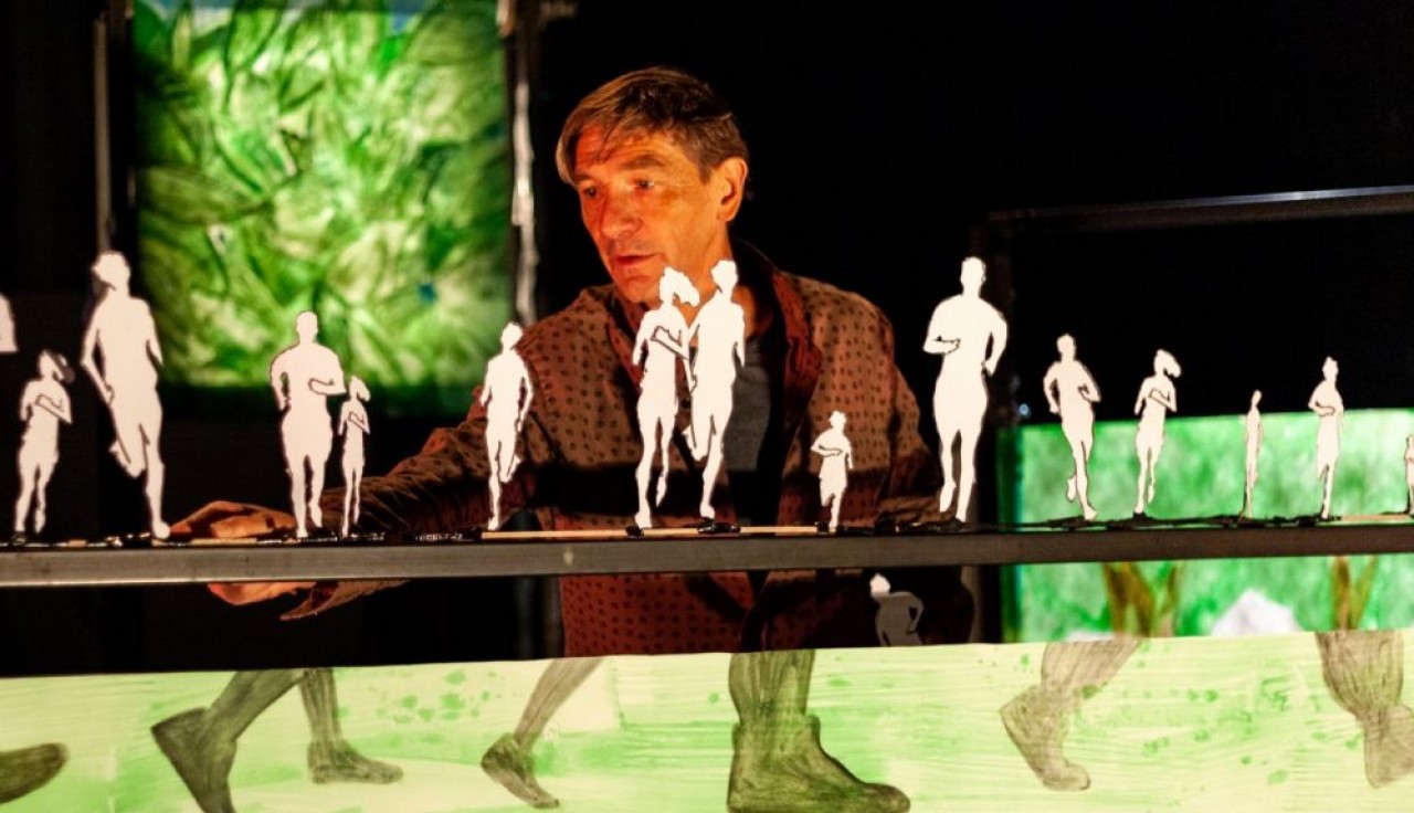 Le spectacle « Où cours-tu comme ça » pour un public à partir de 12 ans a constitué l'un des premiers rendez-vous de Conte & Compagnies 2023, le 20 septembre à Delle (Territoire de Belfort). © Lisa Fritsch