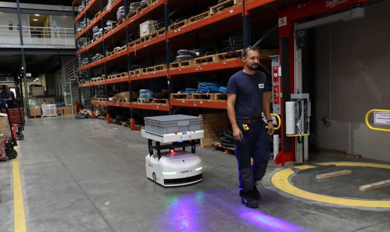 La PME conçoit des solutions sur-mesure d'automatismes pour les différentes fonctions dans l'industrie.