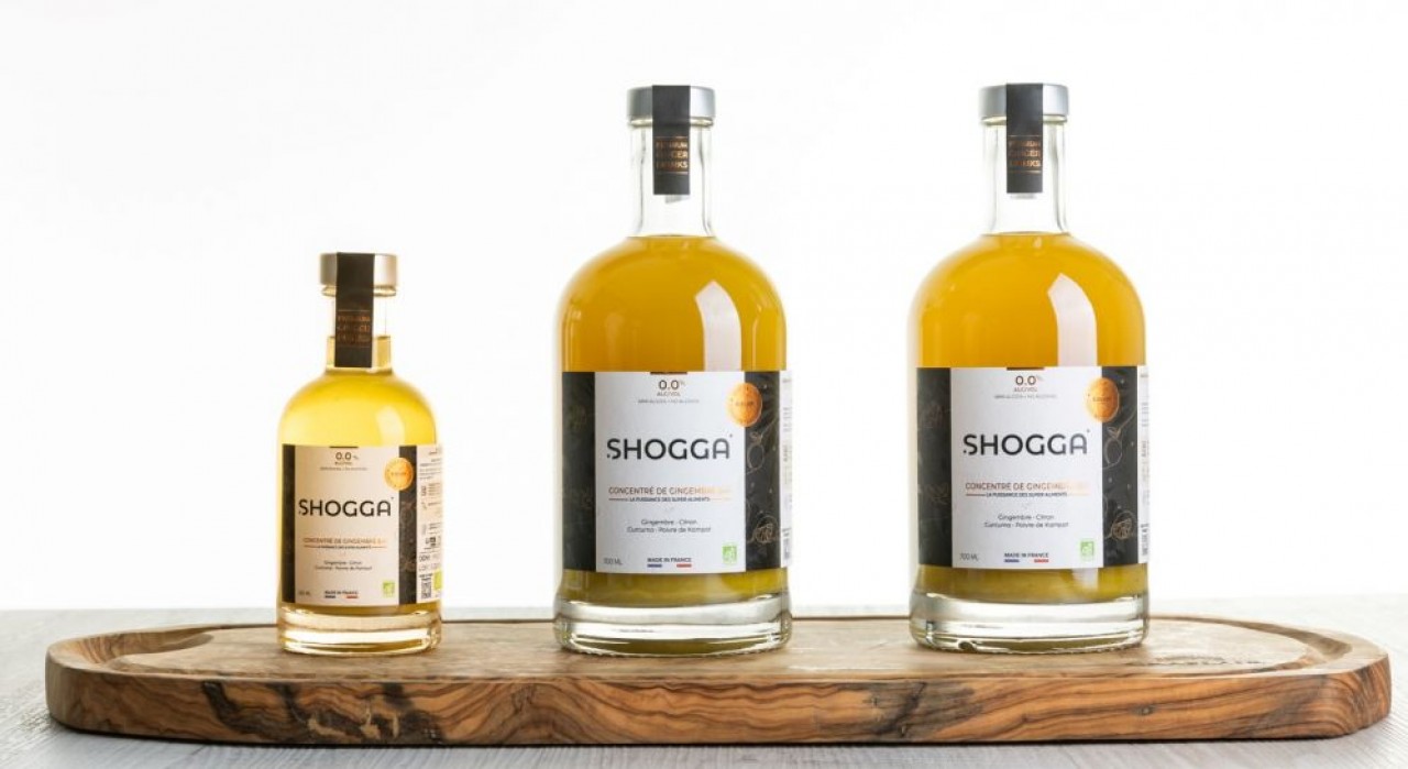 Shogga est une boisson à base de gingembre (la traduction de son nom en japonais), de citron, d'herbes et d’épices.