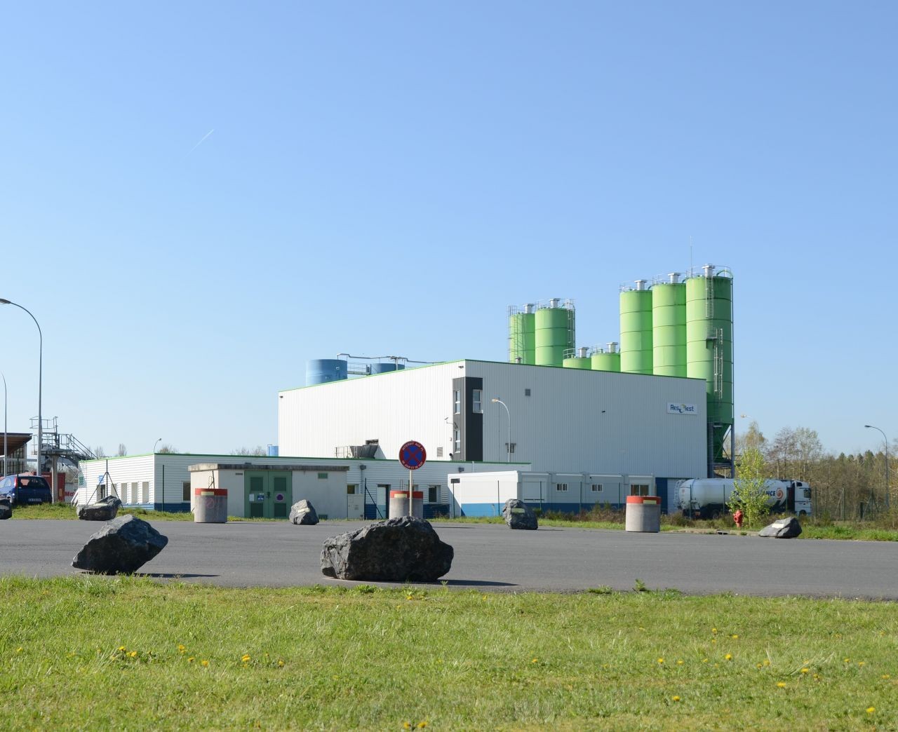 Resolest récupère 80% du bicarbonate de soude utilisé pour le traitement des fumées. © Resolest