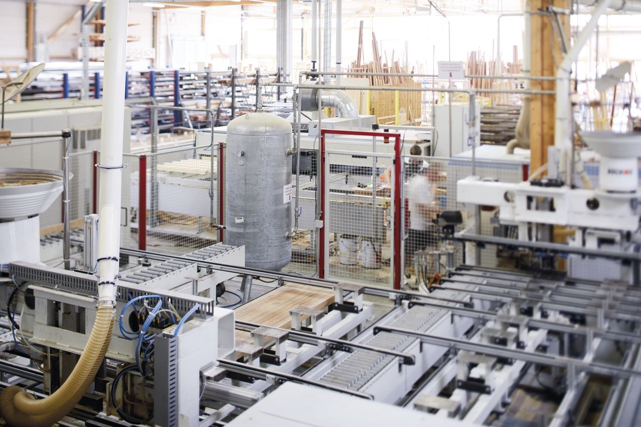 L'usine de Waldhambach (Bas-Rhin) déjà vaste de 45.000 m2 se prépare à un agrandissement presque équivalent avant la fin de la décennie.