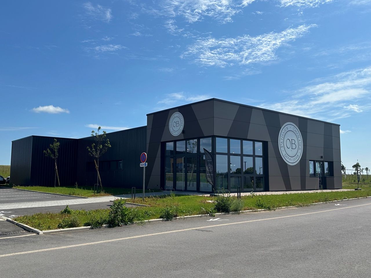 Une climatisation de BFC Concept est installée dans le laboratoire de 250 m2 d’OB - pour Olivier Bourau - pâtissier-chocolatier à Nuits-Saint Georges dans la Zac du Pré-Saint-Denis. © BFC Concept.