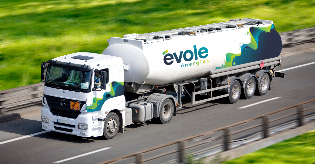 Tout en se renforçant dans la distribution de produits pétroliers, Évole Énergies diversifie son offre et s’ouvre aux solutions décarbonées. © Evole Energies
