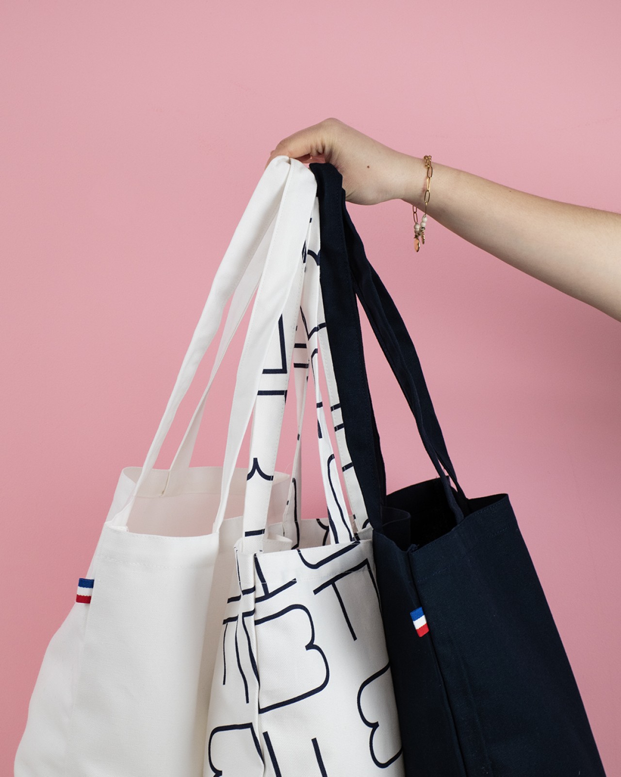 Sous la marque Bonjour François, GSP Textile conçoit et confectionne des tote bags et autres sacs et cabas pour une clientèle professionnelle; © Bonjour François