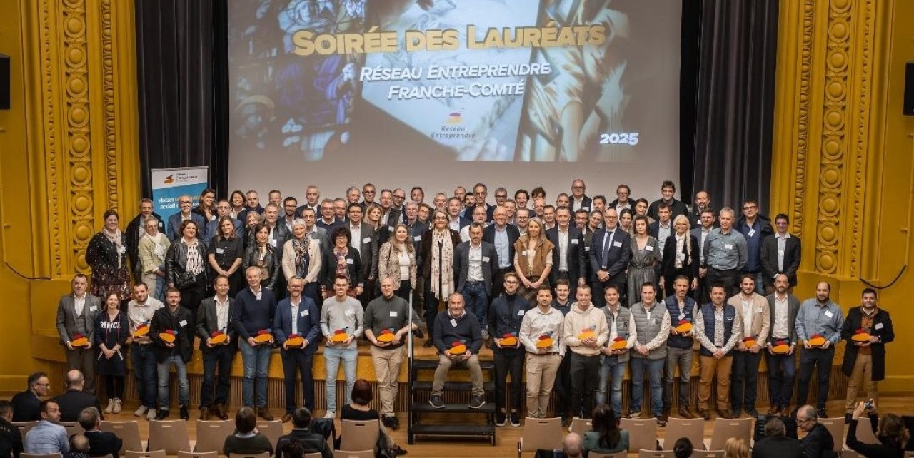 La promotion 2024 de Réseau Entreprendre Franche-Comté distinguée fin février à Belfort : un beau groupe fourni de lauréats... mais pas paritaire du tout ! © Réseau Entreprendre Franche-Comté