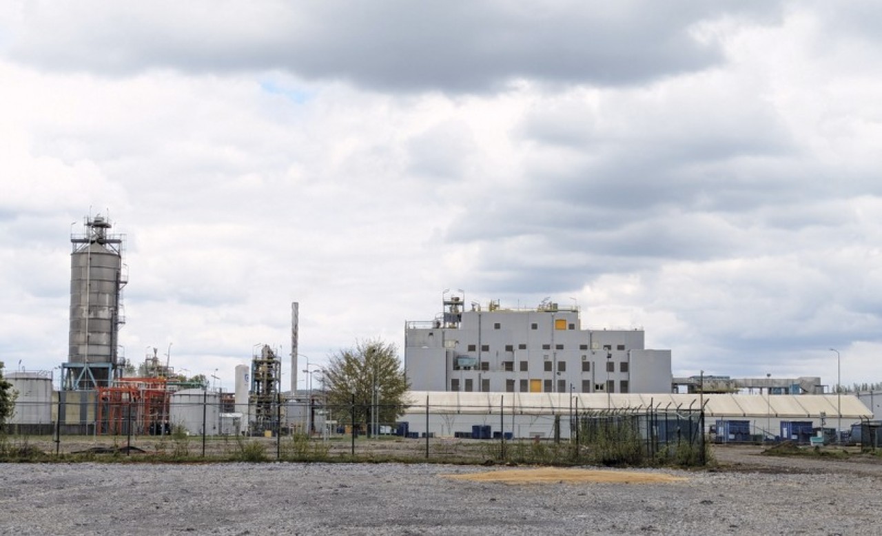 Les ateliers de fils polyester d'Indorama Ventures à Longlaville (Meurthe-et-Moselle) n’auraient tourné qu’à la moitié de leurs capacités en 2024 et 2025. © Philippe Bohlinger