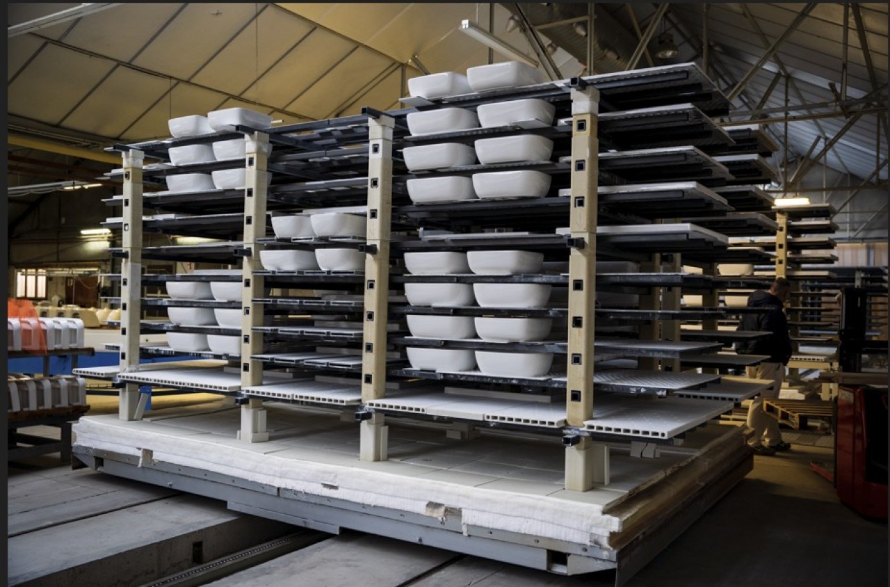 L'entreprise de céramique sanitaire est promise à augmentation de sa production à environ 150.000 pièces annuelles, contre 90.000 en 2025. © Groupe Kramer