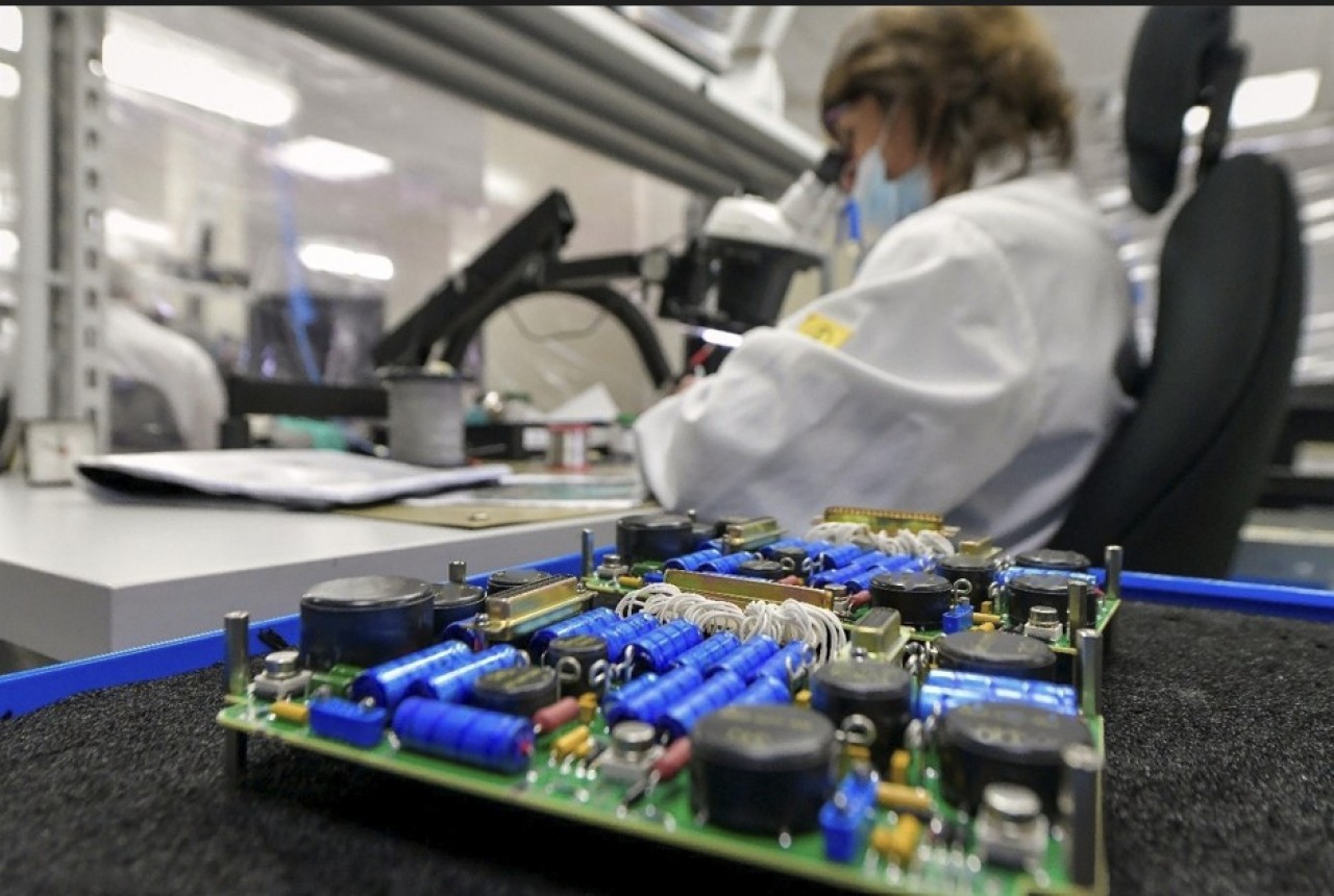 L’activité d’Arelis est portée par la fabrication de cartes électroniques pour la défense. © LGM