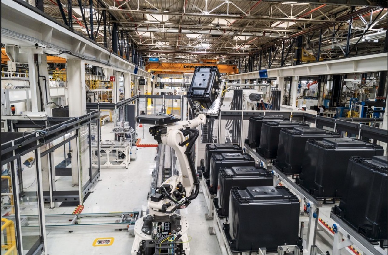 L'usine de Langres (Haute-Marne) de Sulo va pouvoir faire progresser d'un tiers sa production de bacs de déchets à quatre roues grâce au nouvel investissement de 10 millions d'euros. © Olivier Saillard