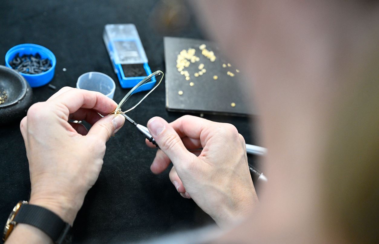 mandrillon composants lunettes