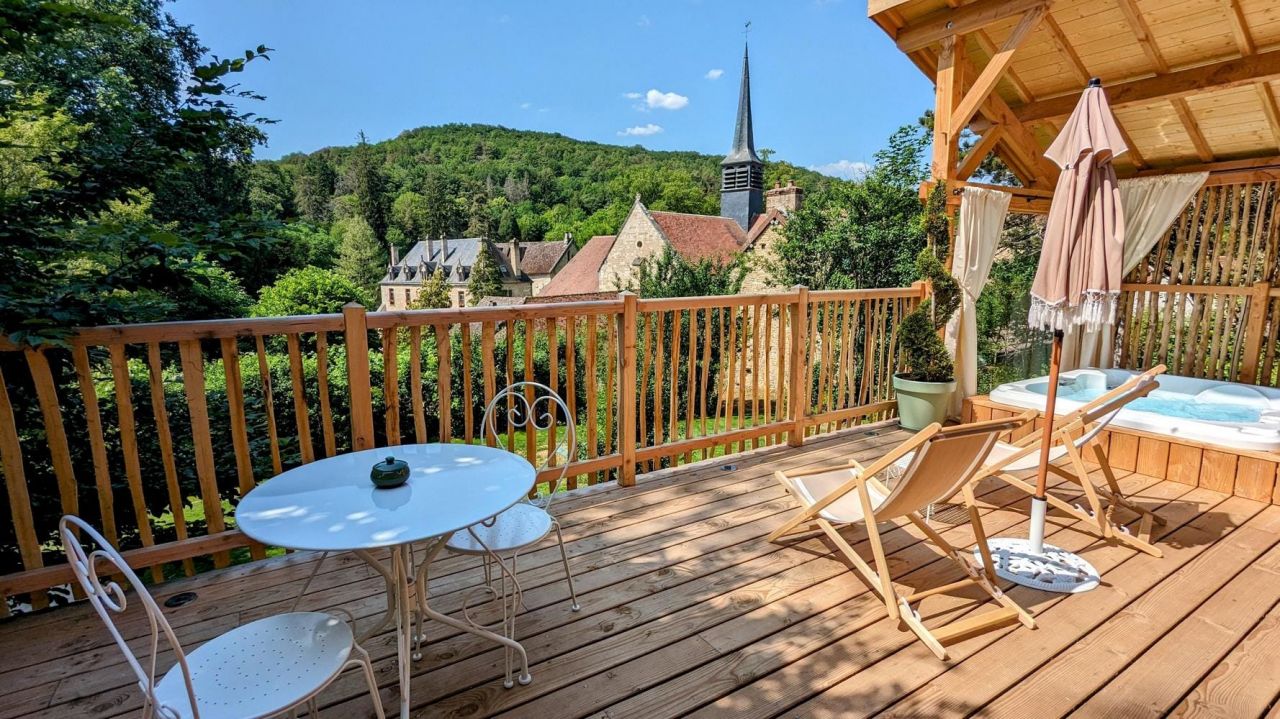 DOMAINE ECU VUE SUR BUSSIERE