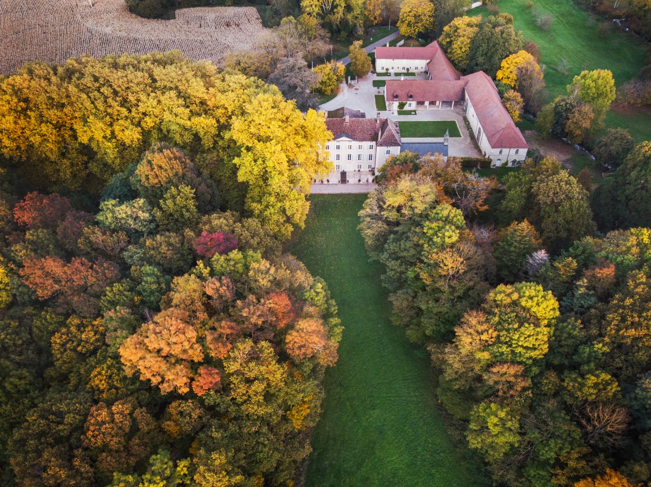 chateau-armand-heitz-vue-drone-automne