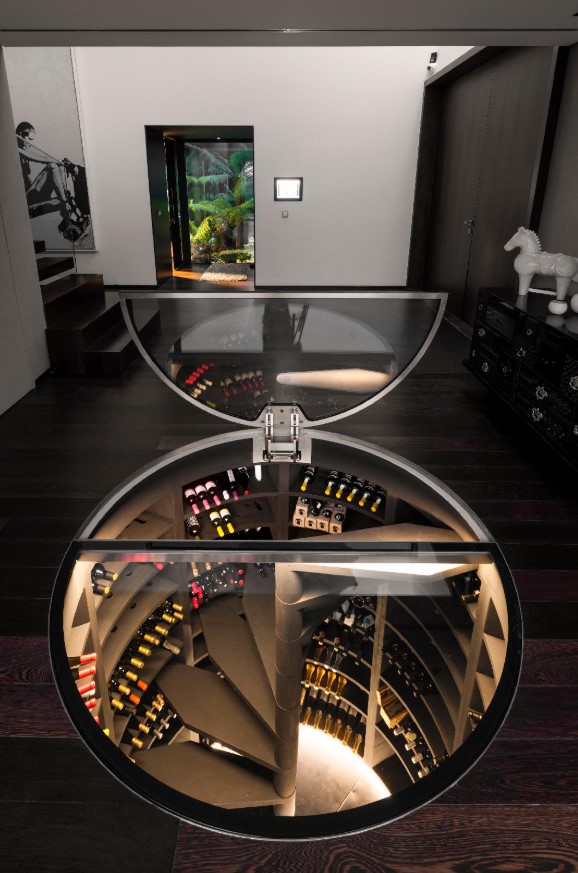 cave enterr&eacute;e ronde