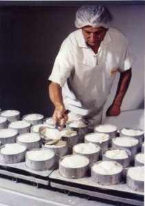 Moulage du Chaource chez Lincet.