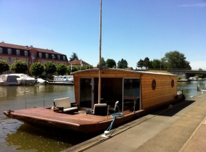 Prototype du Toue Cabanée, le nouveau bateau écologique mis au point par Les Canalous.
