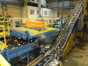La nouvelle machine de tri qui optimise la séparation entre le PET et les autres familles de plastiques.