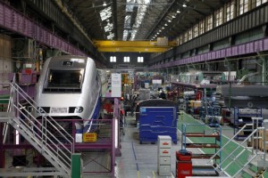 Atelier de finition pour l'assemblage des motrices et locomotives.