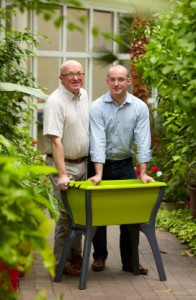 Jean-Jacques Bouillard en compagnie d'un de ses fils qui a rejoint l'entreprise.